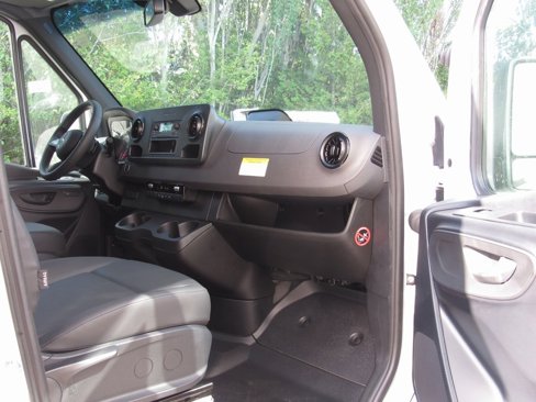 New 2025 Mercedes-Benz Sprinter 2500 image 13
