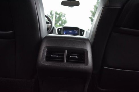 Used 2024 GMC Terrain SLT image 30