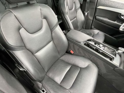 Used 2018 Volvo XC90 T6 Momentum w/ Convenience Package image 32