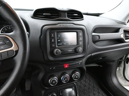 Used 2016 Jeep Renegade Latitude w/ Cold Weather Group image 17