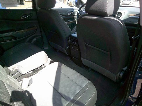 Used 2023 GMC Acadia SLE w/ Driver Convenience Package image 21