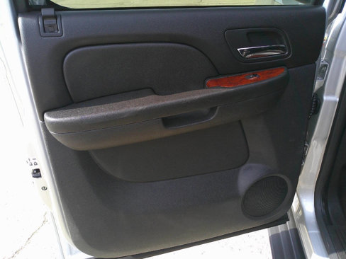 Used 2013 Chevrolet Suburban LT image 12