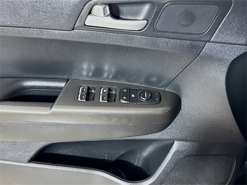 Used 2019 Kia Sportage LX image 15