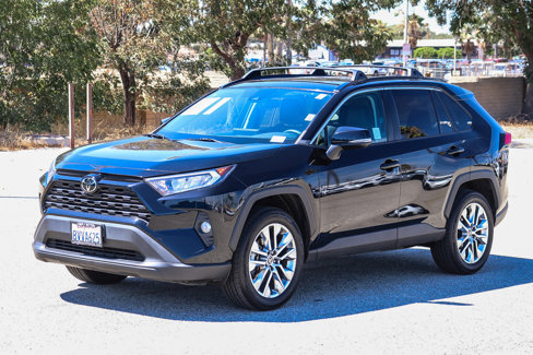 Used 2021 Toyota RAV4 XLE Premium image 3