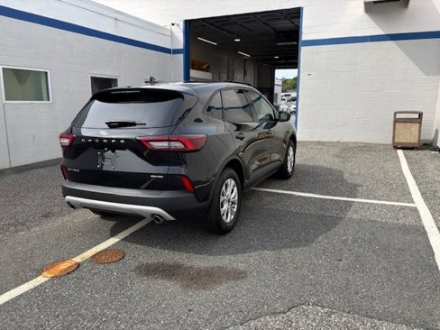Used 2025 Ford Escape Active w/ Cold Weather Package image 7