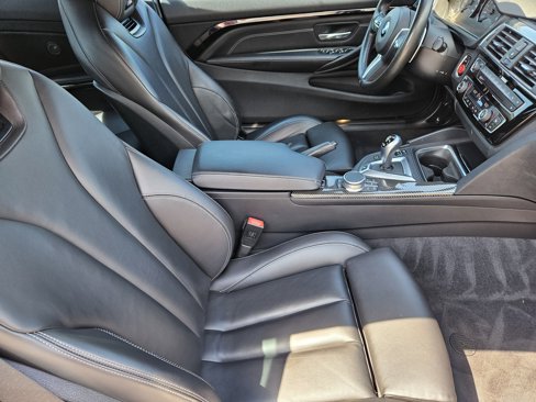 Used 2020 BMW M4 Convertible image 16
