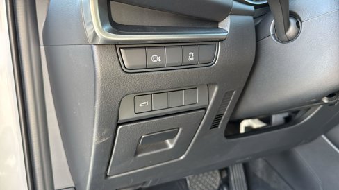 Used 2025 MAZDA MAZDA3 s image 9