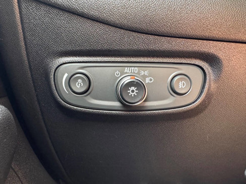 Used 2019 Chevrolet Equinox Premier image 16
