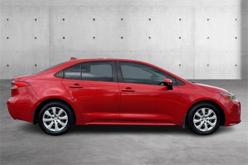 Used 2020 Toyota Corolla LE image 2