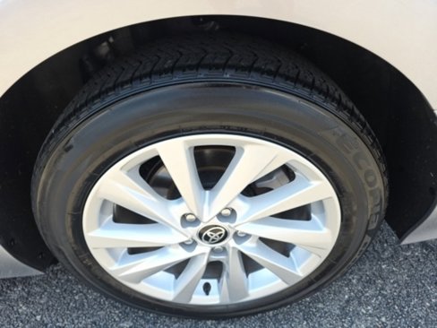 Used 2024 Toyota Camry LE image 6