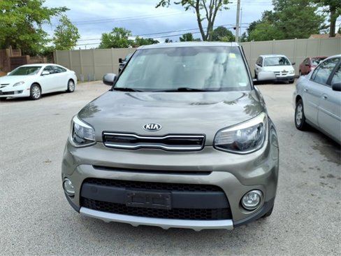Used 2019 Kia Soul + image 2