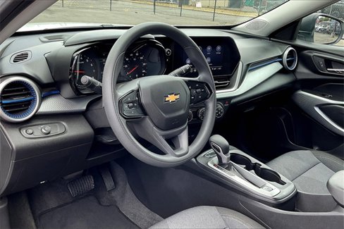 Used 2025 Chevrolet Trax LS image 14