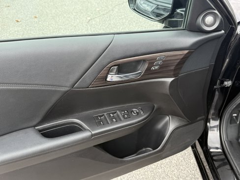 Used 2016 Honda Accord EX-L image 15