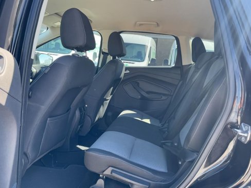Used 2017 Ford Escape SE w/ SE Cold Weather Package image 10
