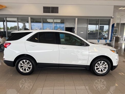 Used 2018 Chevrolet Equinox LS image 4