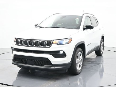Used 2023 Jeep Compass Latitude w/ Convenience Group image 1
