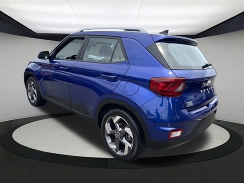 Certified 2022 Hyundai Venue Limited w/ Cargo Package image 7