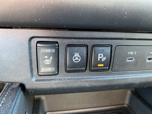 Used 2022 Nissan Frontier PRO-4X w/ Pro-4X Premium Package image 27