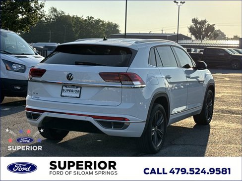 Used 2021 Volkswagen Atlas Cross Sport SE image 3
