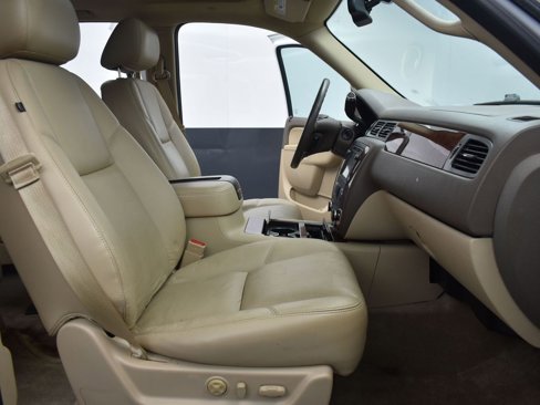 Used 2013 Chevrolet Suburban LTZ image 24