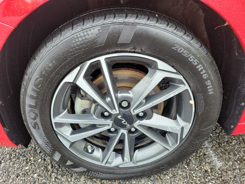 Used 2023 Kia Forte LXS w/ LXS Technology Package image 12