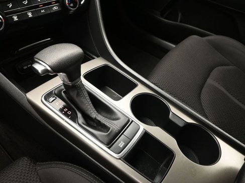 Used 2020 Kia Optima LX image 17