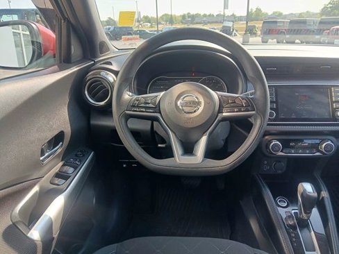Used 2020 Nissan Kicks SV image 14