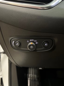 Used 2020 Chevrolet Equinox Premier image 29