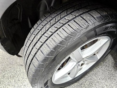 Used 2016 Ford Explorer XLT w/ Equipment Group 202A image 34