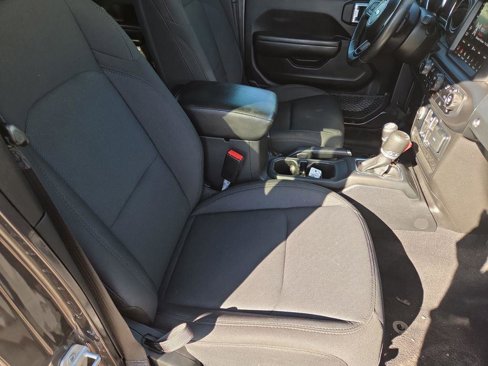 Used 2021 Jeep Gladiator Sport image 29