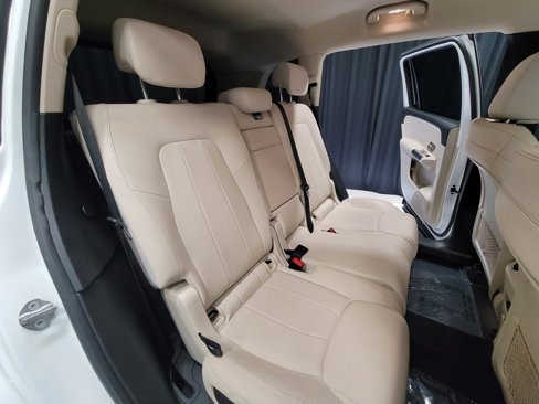 Used 2020 Mercedes-Benz GLB 250 w/ Premium Package image 42