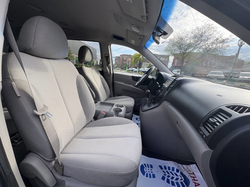 Used 2010 Kia Sedona image 18