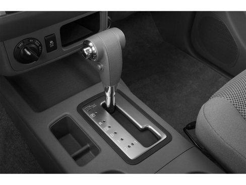 Used 2015 Nissan Frontier SV image 28