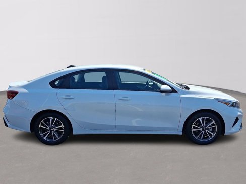 Used 2023 Kia Forte LXS image 7