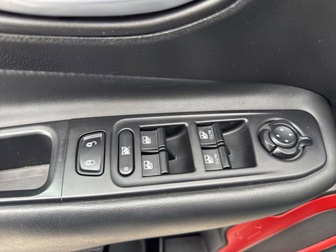 Used 2017 Jeep Renegade Trailhawk w/ Premium Trailhawk Package image 22