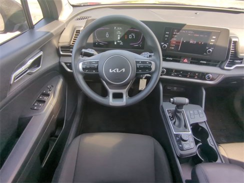 Used 2024 Kia Sportage LX image 17