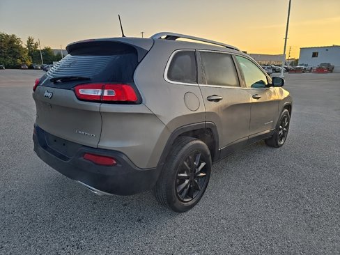 Used 2016 Jeep Cherokee Limited w/ Luxury Group image 3