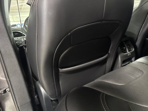 Used 2019 Jeep Cherokee Limited image 29