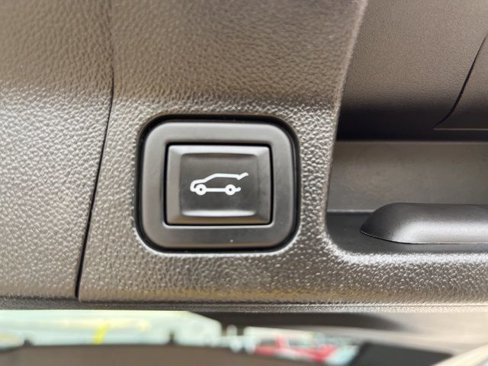 Used 2023 GMC Acadia SLT image 44