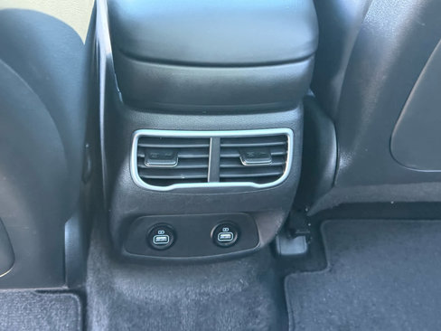 Used 2022 Hyundai Santa Fe SEL Premium image 20