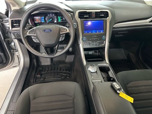 Used 2020 Ford Fusion SE image 28