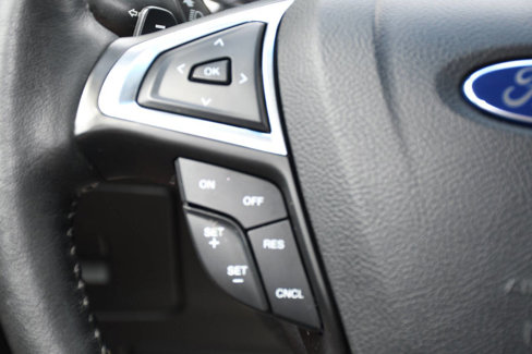 Used 2015 Ford Edge SEL image 30