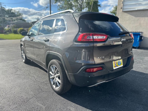 Used 2018 Jeep Cherokee Limited image 5