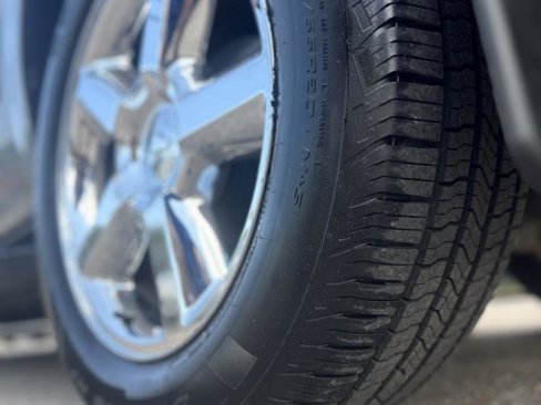 Used 2012 Chevrolet Suburban LTZ image 12