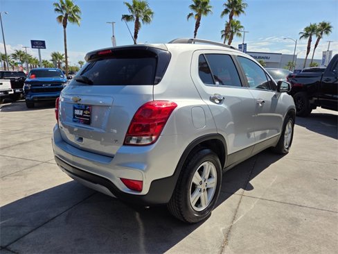 Used 2018 Chevrolet Trax LT w/ LT Convenience Package image 6