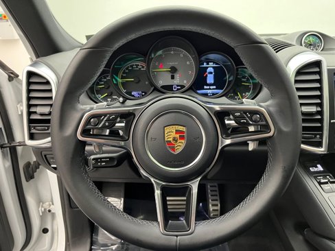 Used 2015 Porsche Cayenne S image 12