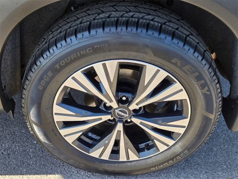 Used 2023 Nissan Rogue SV image 10