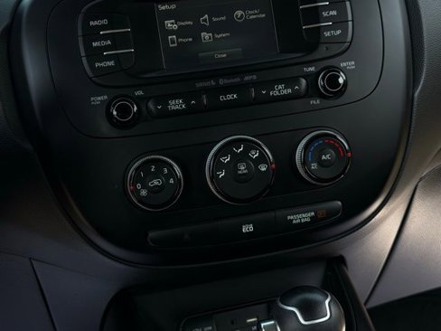 Used 2016 Kia Soul + image 25