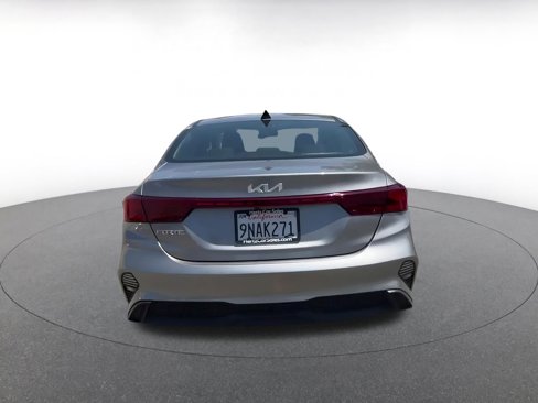 Used 2024 Kia Forte LXS image 12