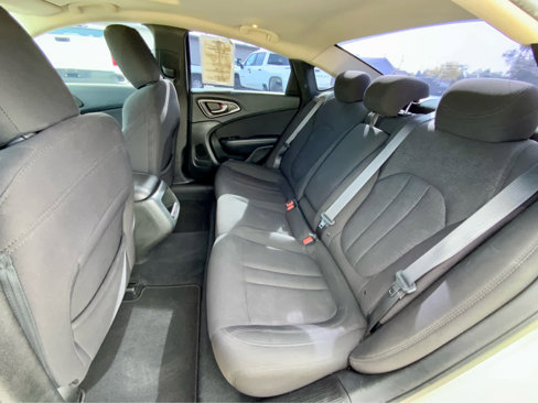 Used 2015 Chrysler 200 Limited w/ Convenience Group image 26